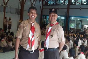 Bro. Darman and his teacher.