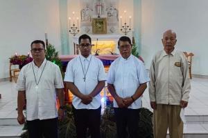 Bro. Andre and others at Ambarawa Community