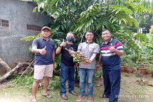 Bros. Vanlent Daru, Theo, Yosef Utmiyadi and Andri