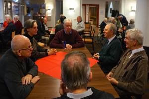 a warm chatting among the brothers at de Beyart.