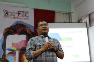 Theo was giving talk to the young brothers and student in Muntilan