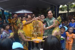 Bros. Martin and Bonifasius on the 100th years of St. Yusuf primary school in Semarang.